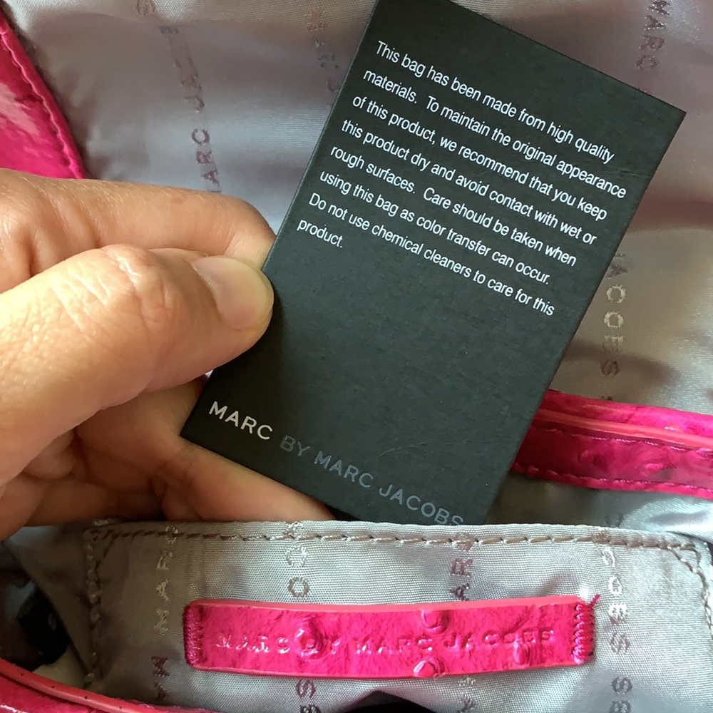 Marc Jacobs Pop Pink Ostrich pattern Crossbody bag - Picture 10 of 17